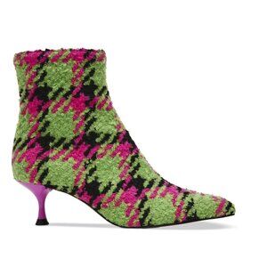 new BETSEY JOHNSON Women's Parkker Pointed-Toe Kitten-Heel Booties 2510 3T4M